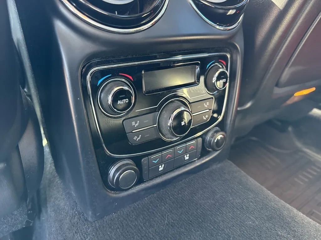 Used 2019 Jaguar XJ R-Sport image 18