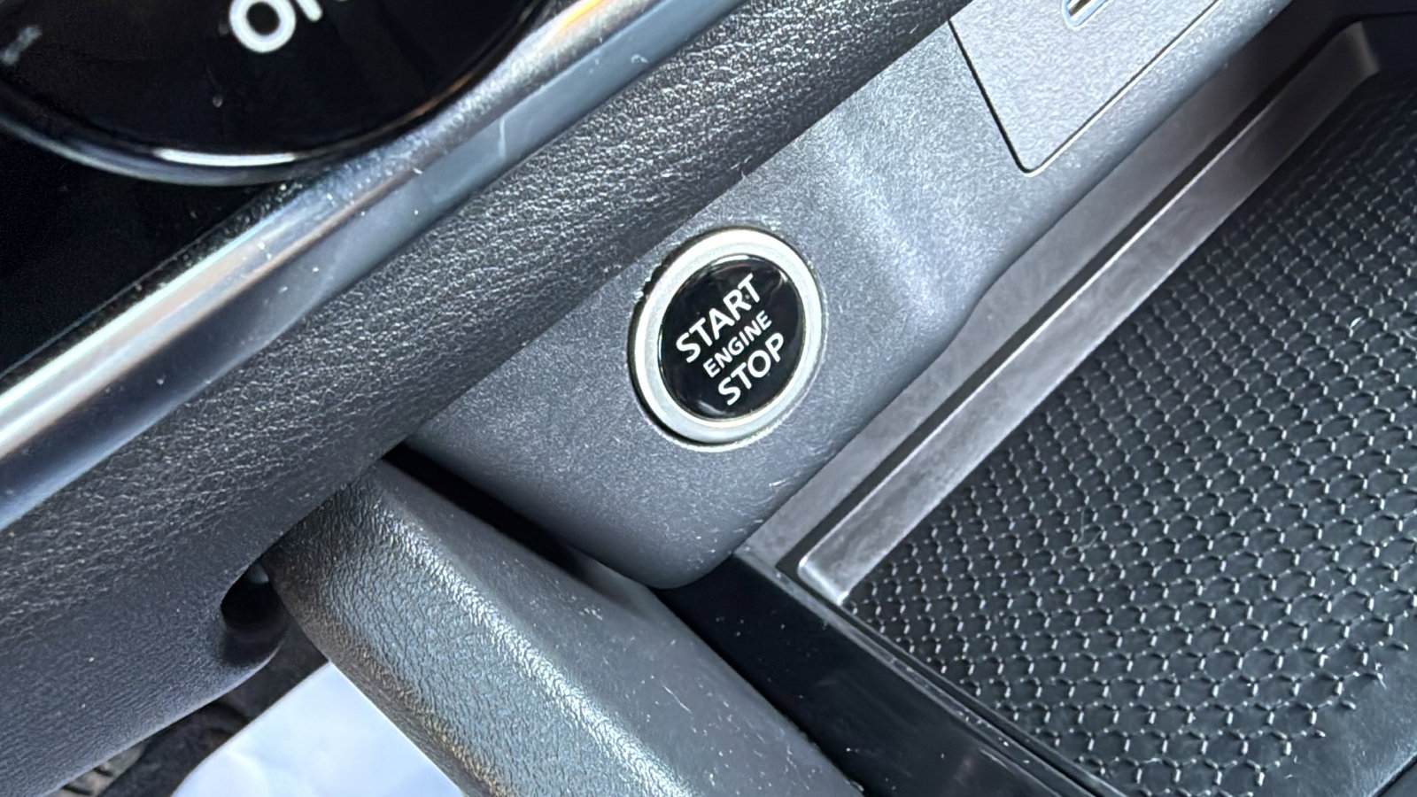 Certified 2023 Nissan Rogue SV AWD/4WD image 12