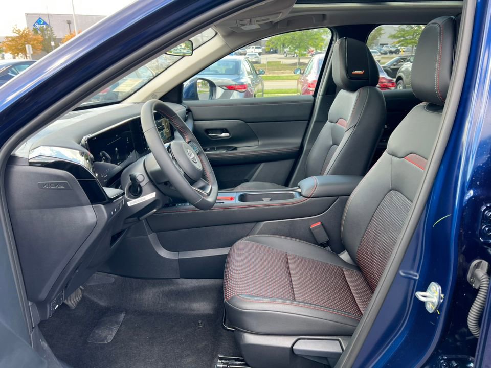 New 2025 Nissan Kicks SR w/ SR Premium Package image 4