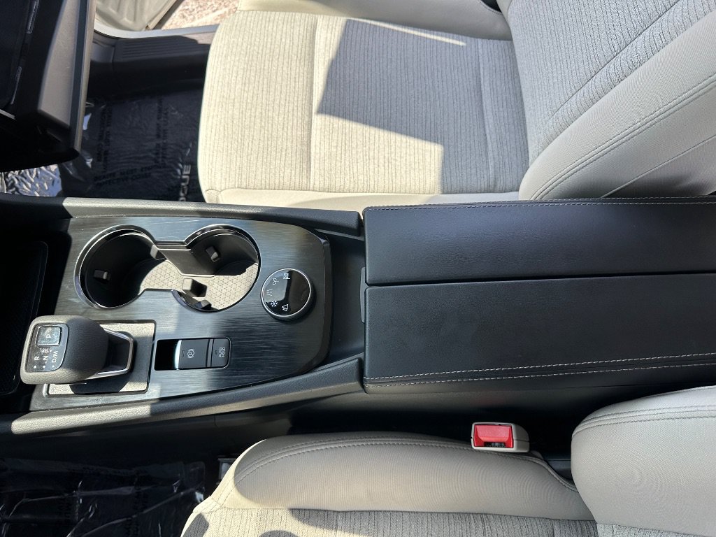 Used 2023 Nissan Rogue SV AWD/4WD image 24