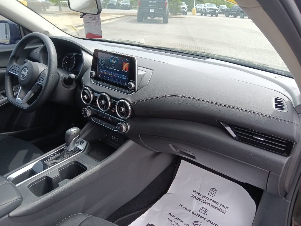 Used 2025 Nissan Sentra SV w/ Trunk Package FWD image 31