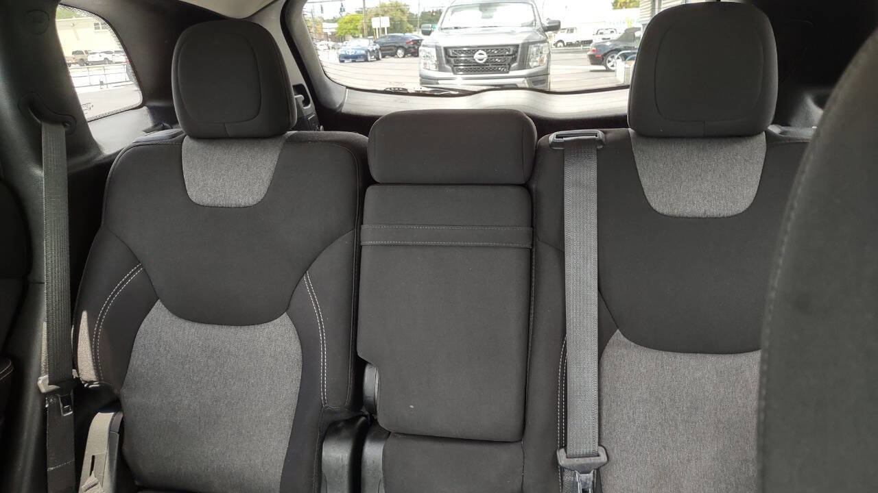 Used 2017 Jeep Cherokee Sport image 30