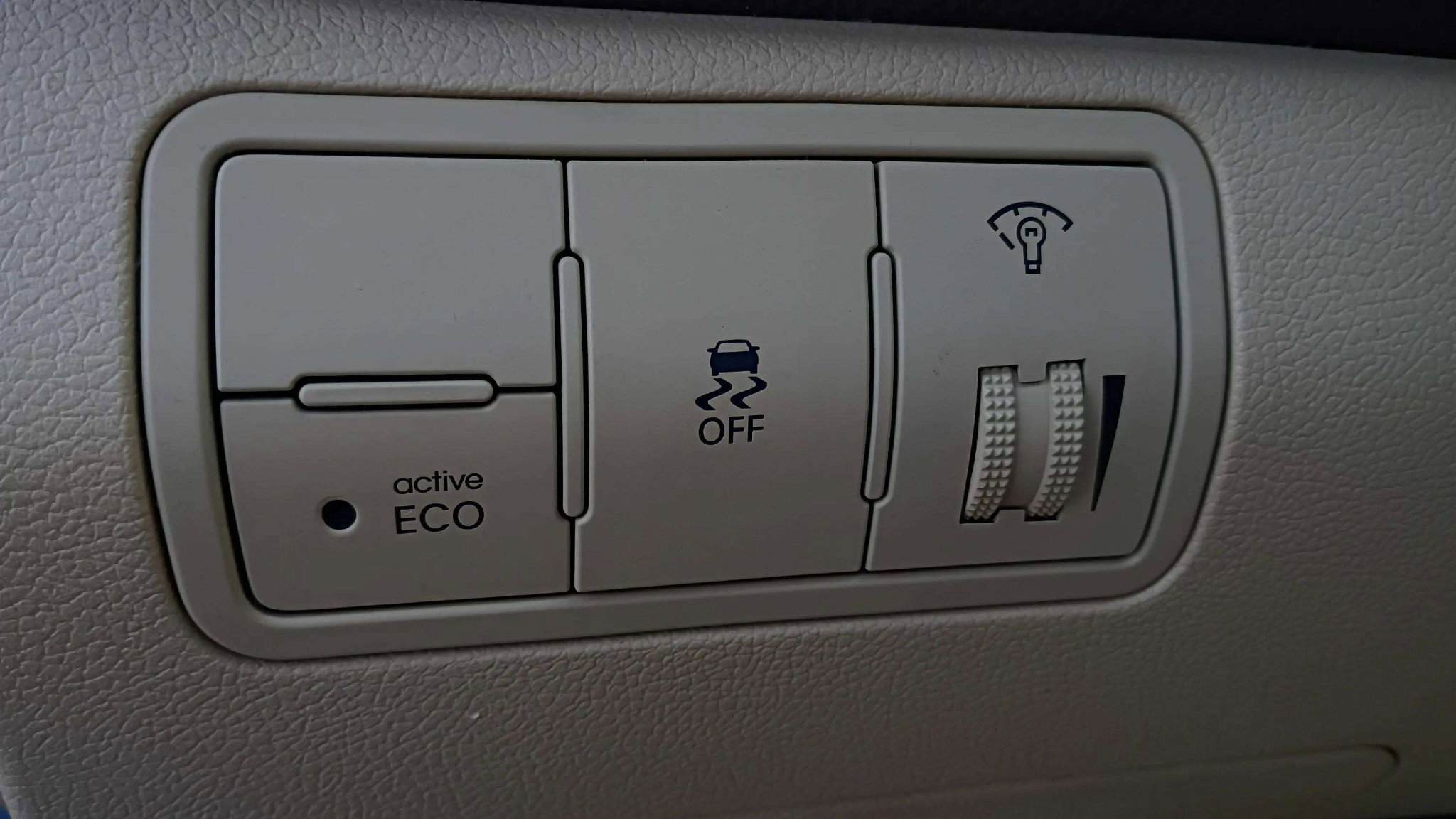 Used 2012 Hyundai Accent GLS image 25