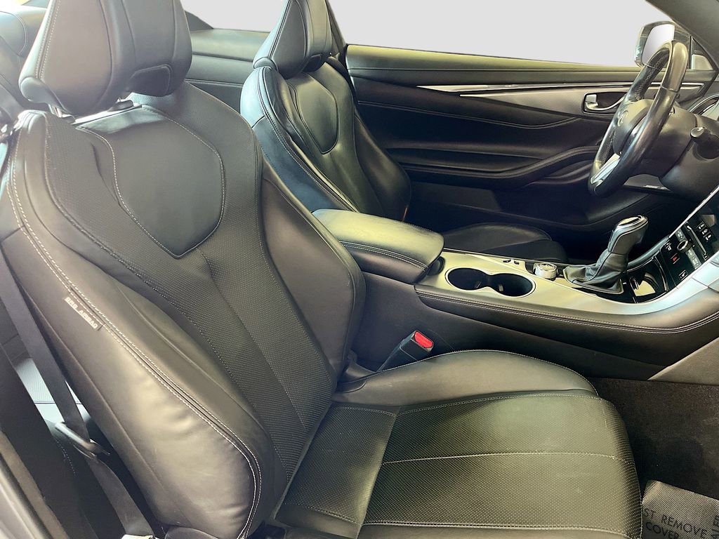 Used 2019 INFINITI Q60 3.0t Luxe w/ Essential Package image 29