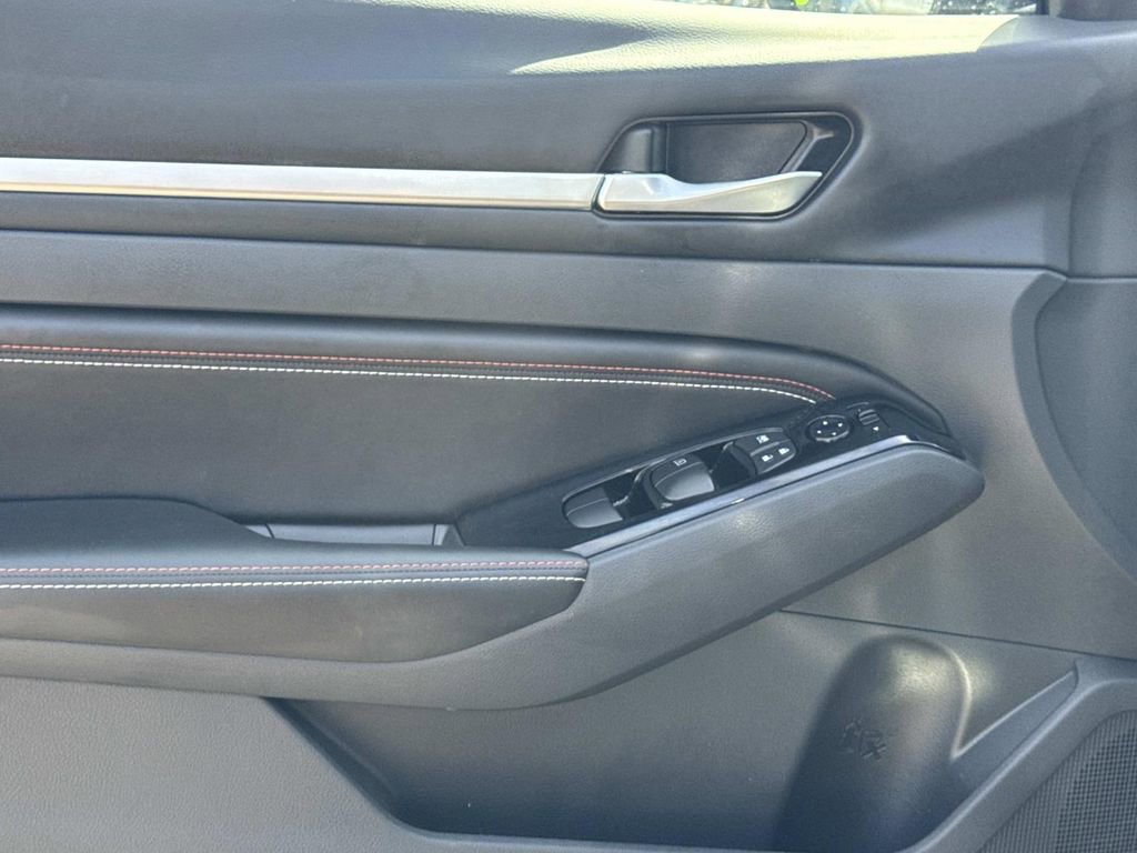 Certified 2023 Nissan Altima 2.0 SR FWD image 17