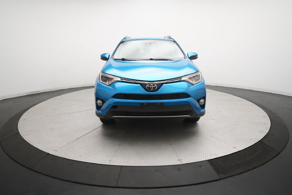 Used 2018 Toyota RAV4 XLE w/ Plus Extra Value Package AWD/4WD image 11