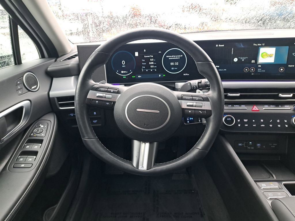 Used 2025 Hyundai Sonata Limited image 22