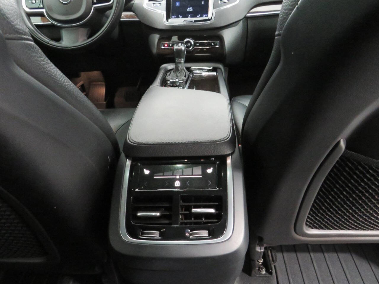 Used 2019 Volvo XC90 T6 Momentum w/ Protection Package Premier image 26