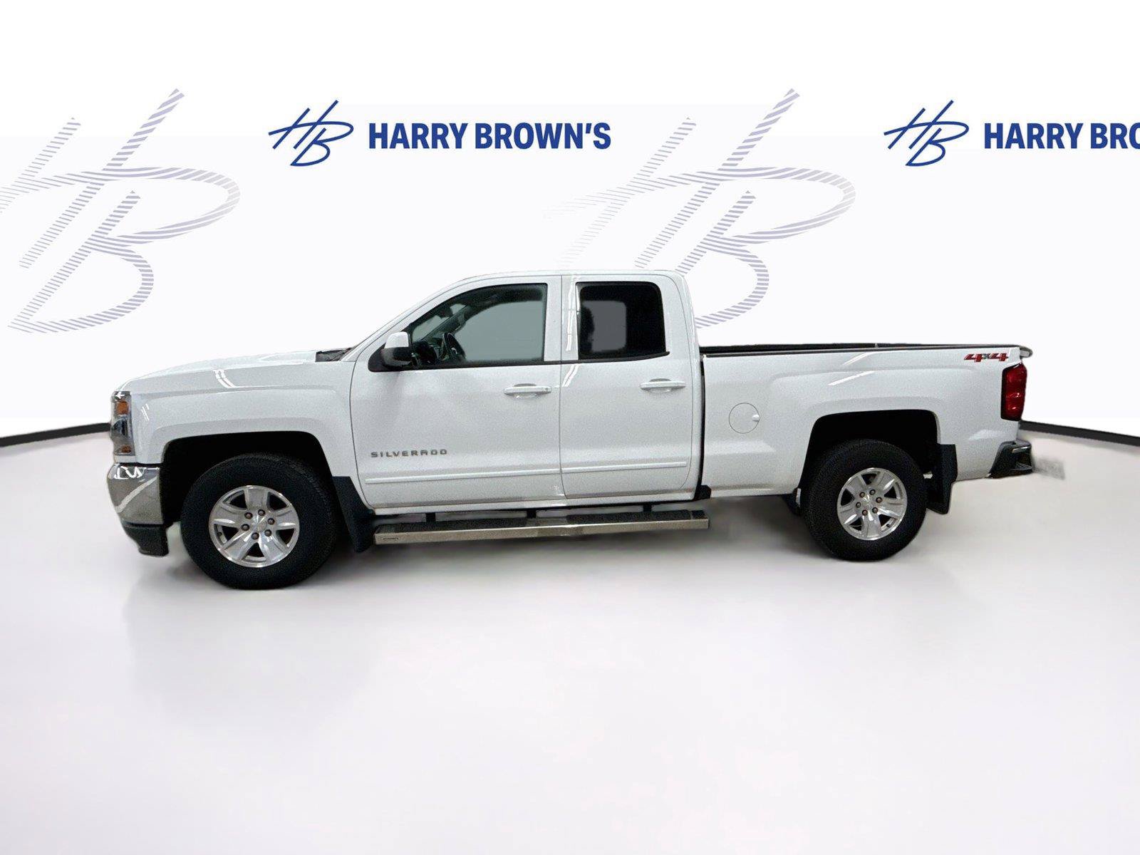 Used 2018 Chevrolet Silverado 1500 LT w/ All Star Edition AWD/4WD image 7