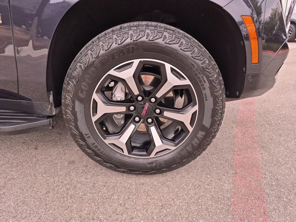 Certified 2025 GMC Yukon AT4 w/ Premium Trailering Package AWD/4WD image 15