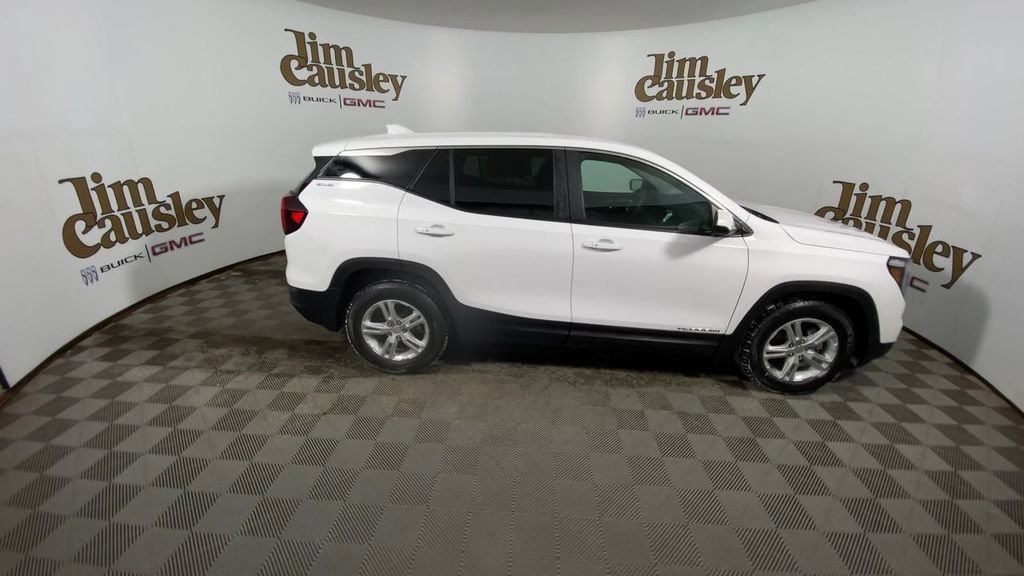 Used 2023 GMC Terrain SLE image 9