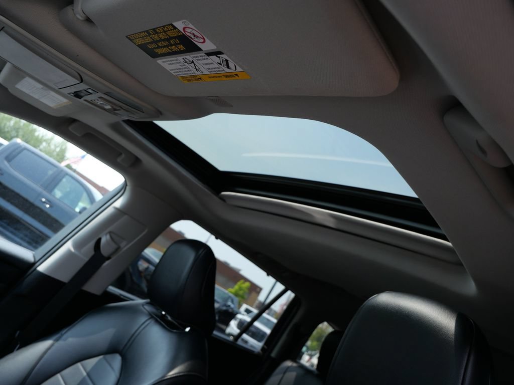 Used 2022 Toyota Highlander XLE AWD/4WD image 15