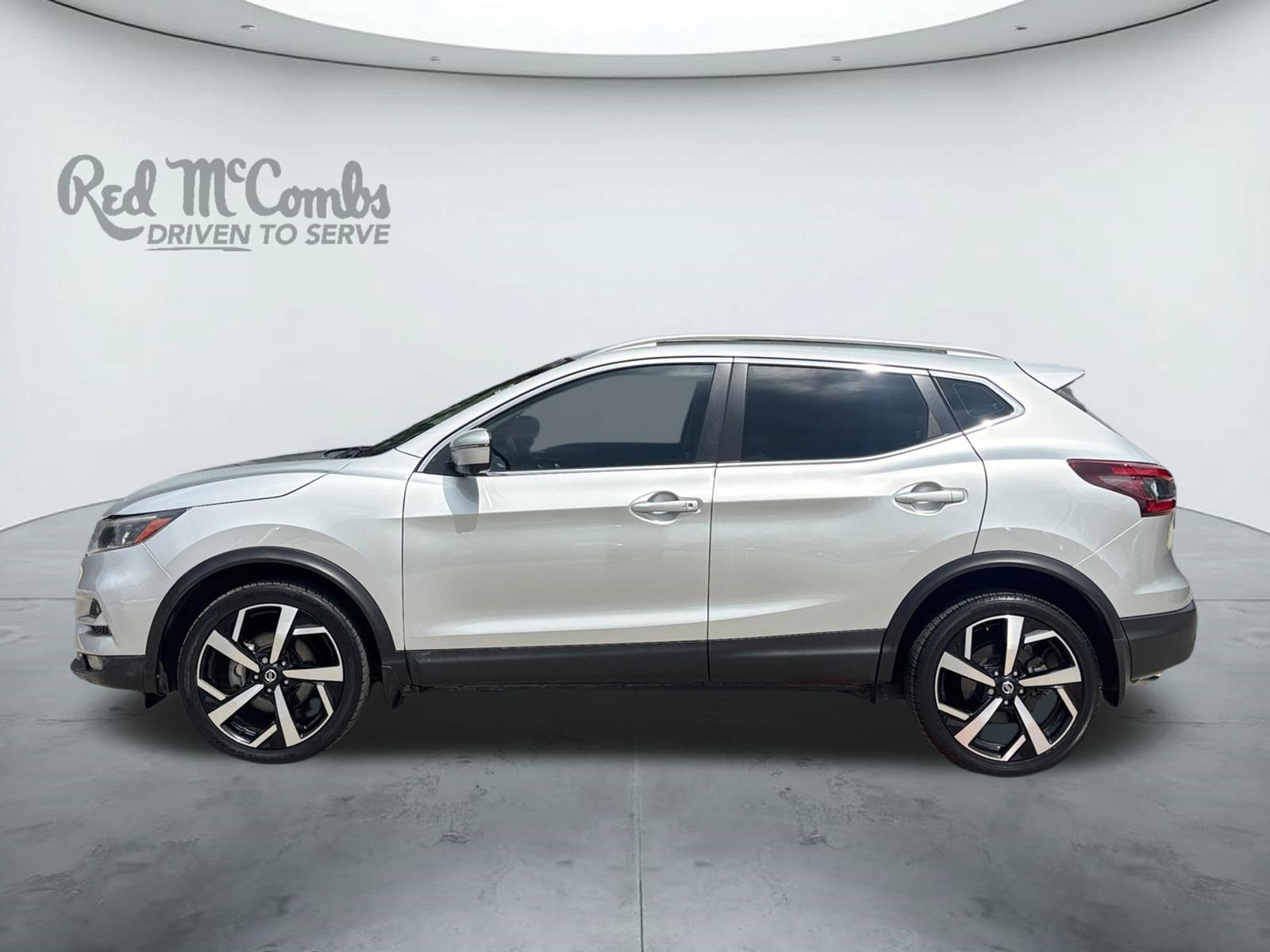 Used 2021 Nissan Rogue Sport SL w/ Premium Package image 2