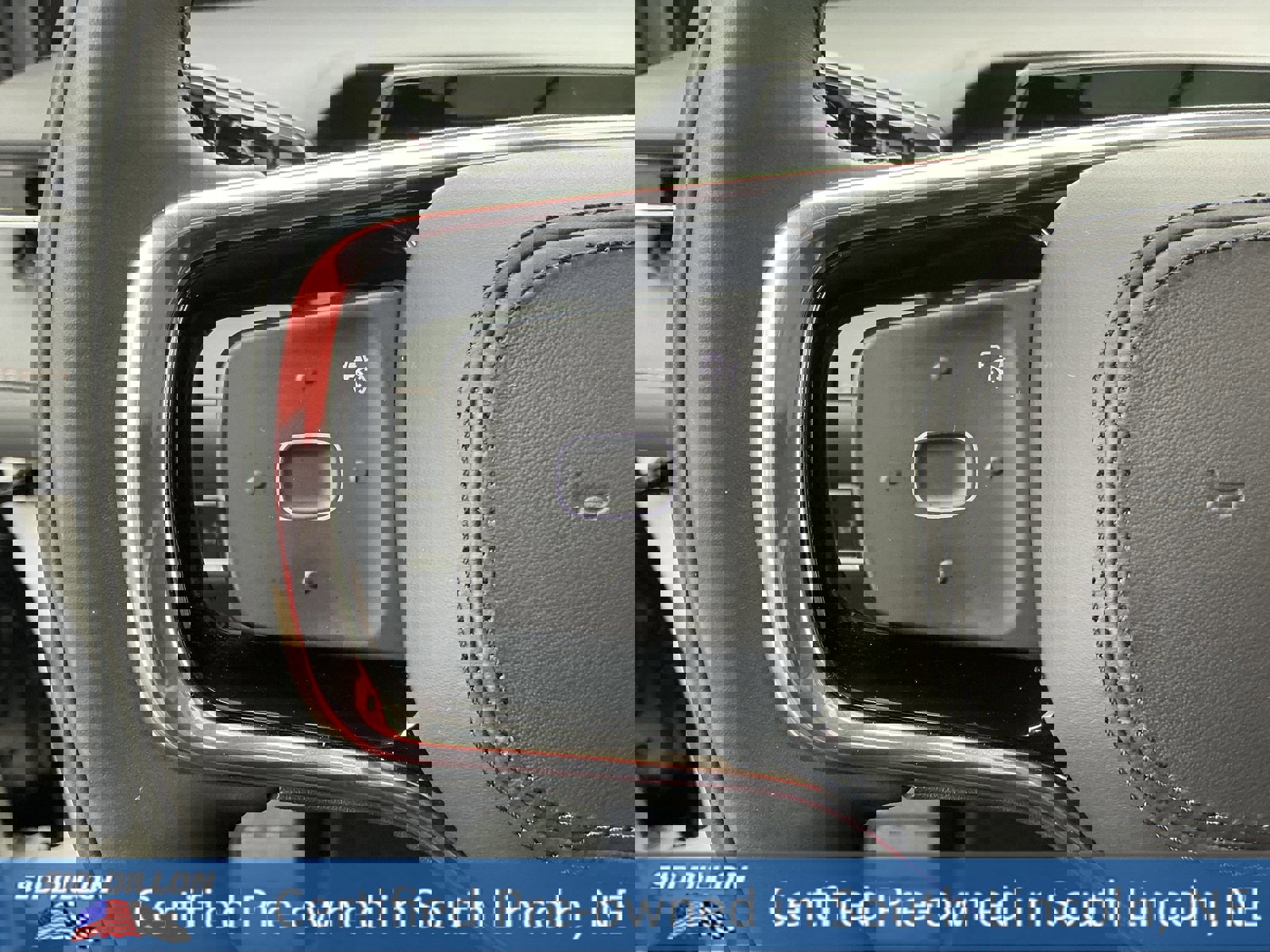 Used 2025 Lincoln Nautilus Reserve w/ Jet Appearance Package image 9