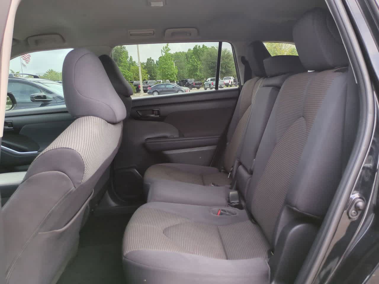 Certified 2021 Toyota Highlander L FWD image 14