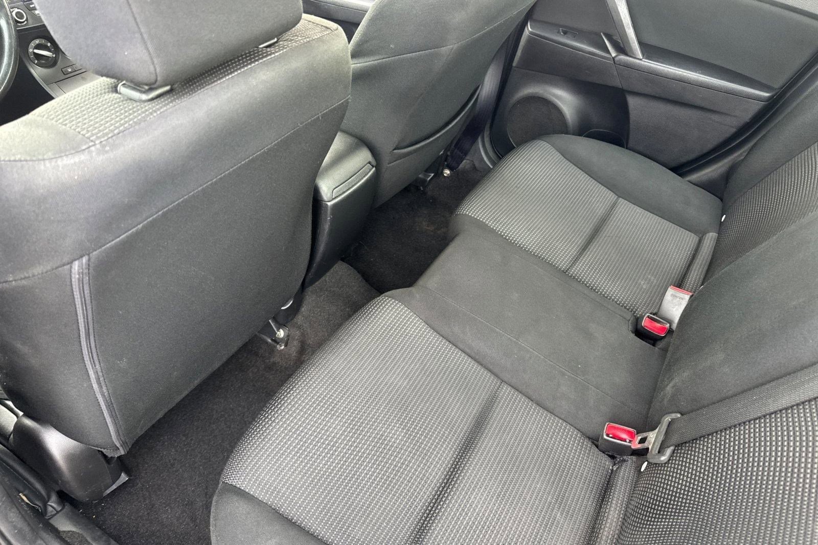 Used 2013 MAZDA MAZDA3 i SV image 25