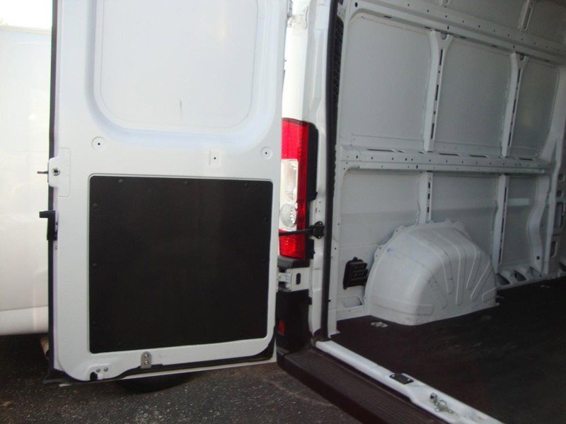 Used 2025 RAM ProMaster 2500 w/ Convenience Group image 12