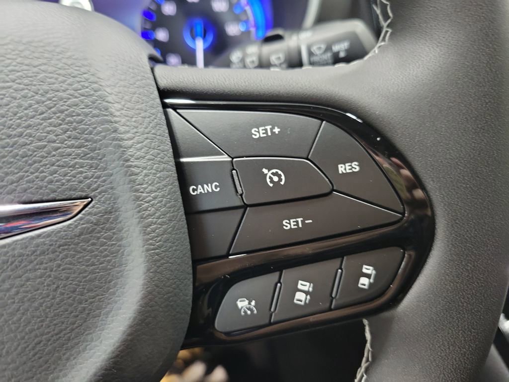 New 2026 Chrysler Pacifica Select w/ S Appearance Package AWD/4WD image 18