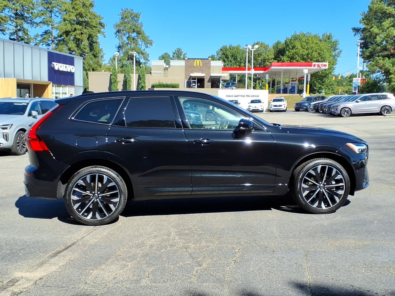 New 2027 Volvo XC60 B5 Ultra AWD/4WD image 2