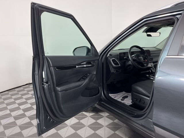 Used 2024 Kia Seltos EX AWD/4WD image 14