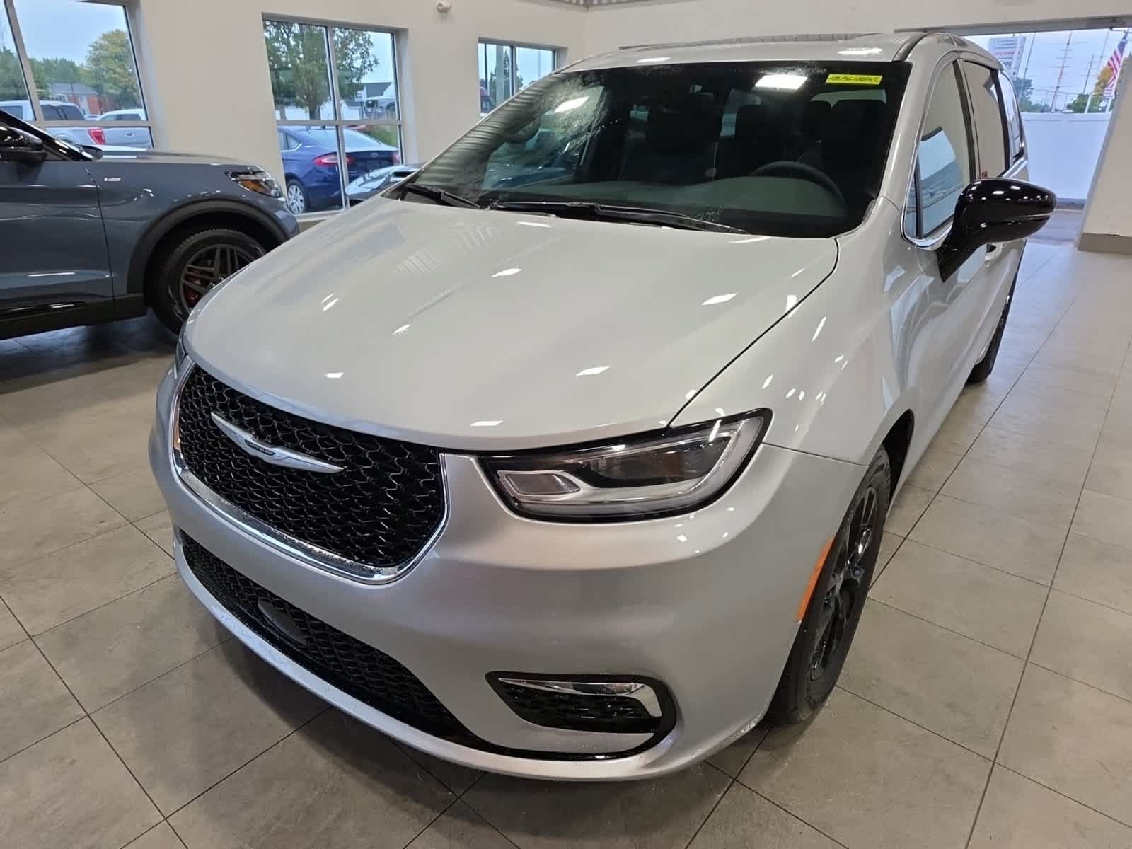 Used 2026 Chrysler Pacifica Limited