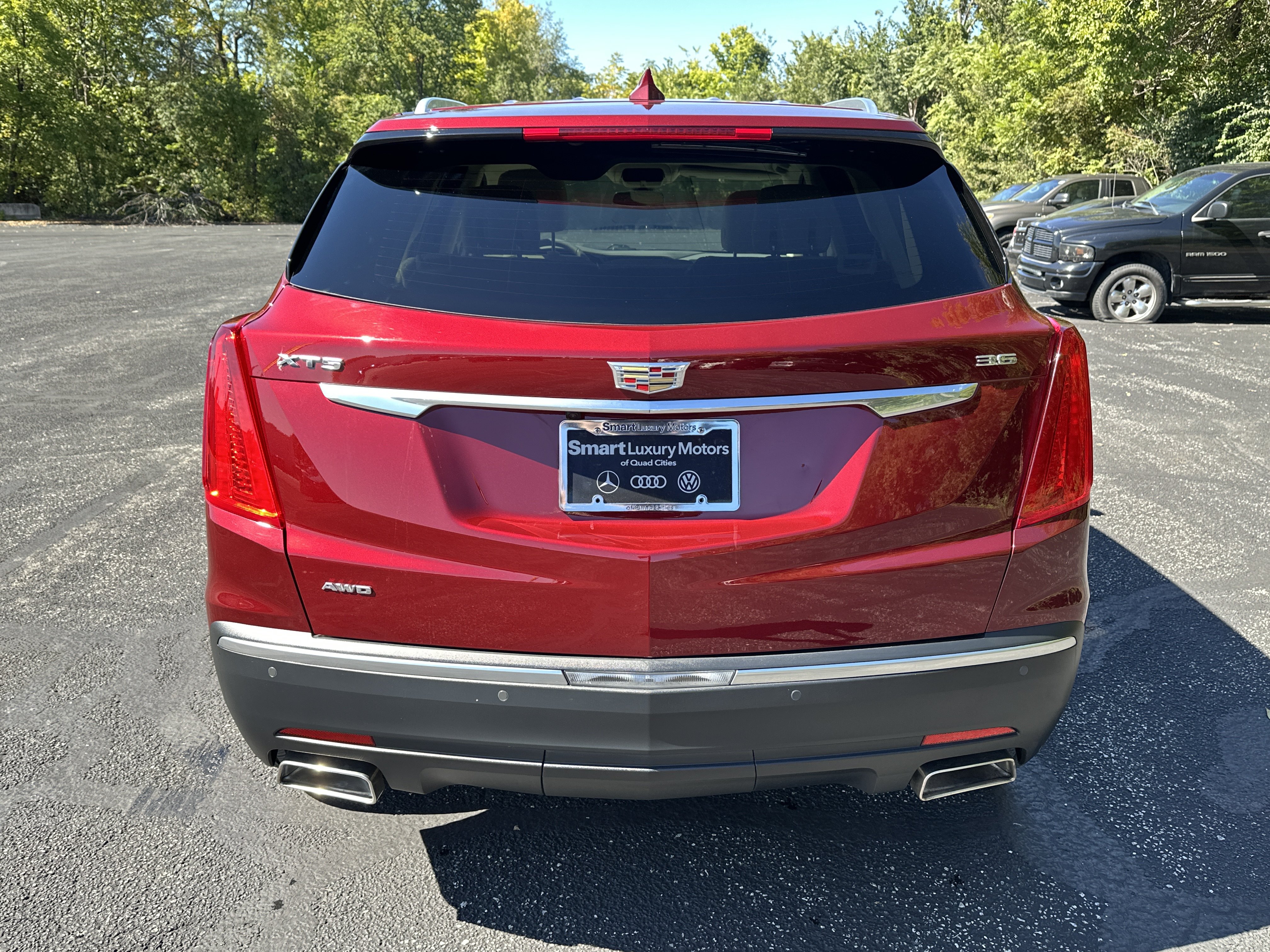 Used 2017 Cadillac XT5 Luxury w/ Driver Awareness Package AWD/4WD image 6