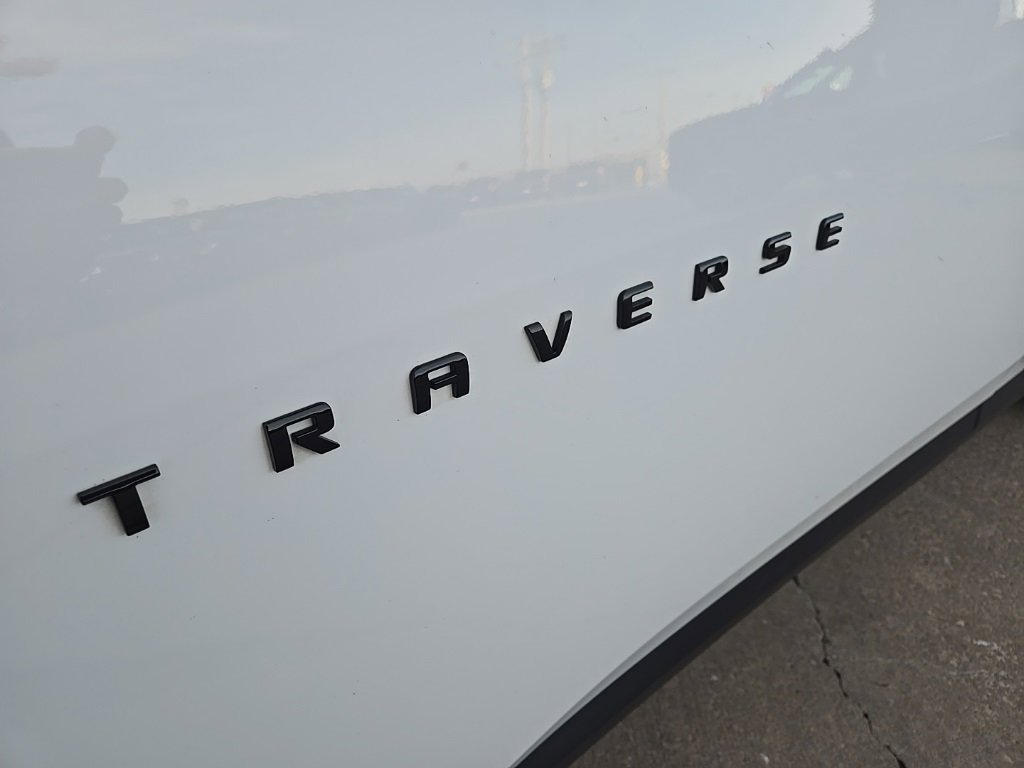 Used 2022 Chevrolet Traverse RS image 17