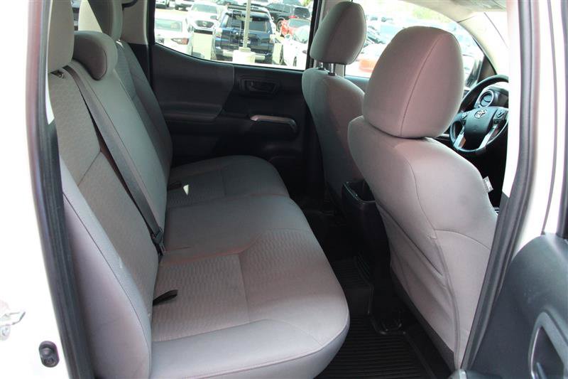 Used 2019 Toyota Tacoma SR5 AWD/4WD image 21