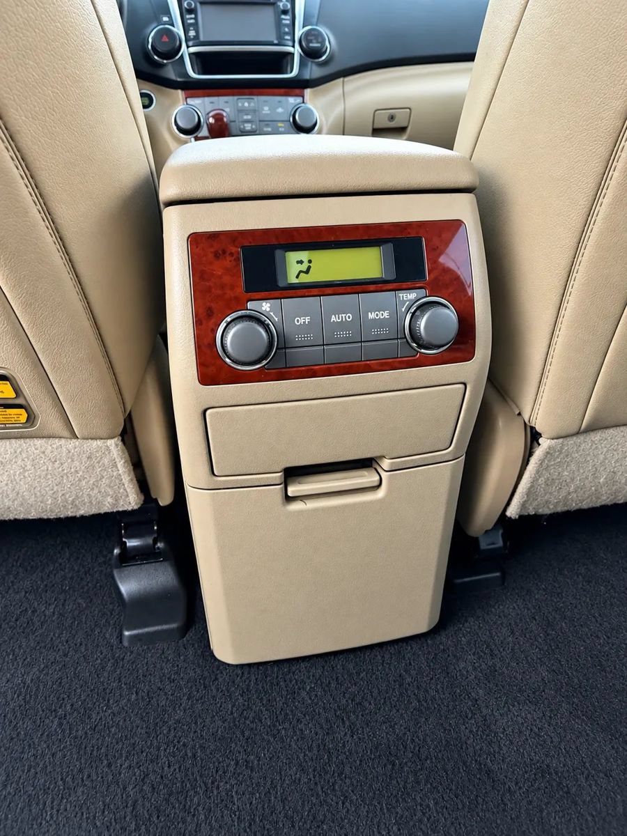 Used 2013 Toyota Highlander Limited AWD/4WD image 20