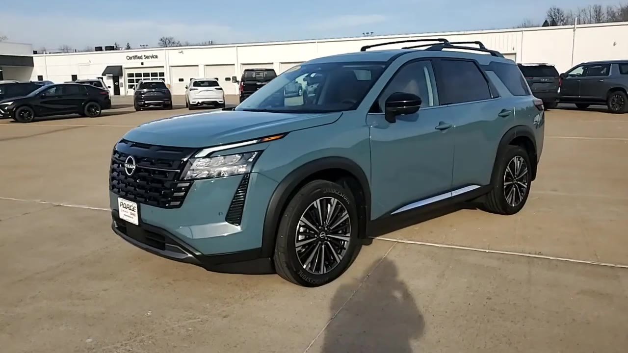 Used 2026 Nissan Pathfinder Platinum image 4