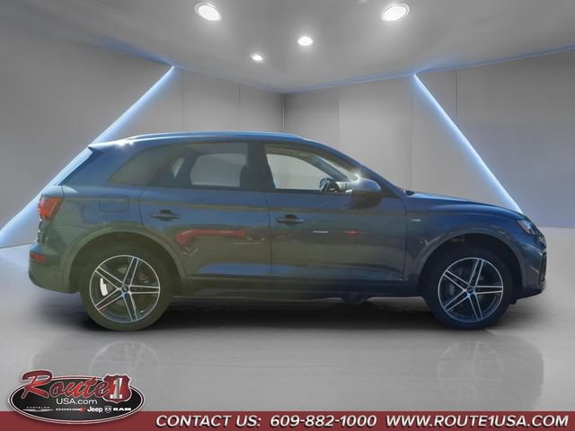 Used 2021 Audi Q5 e Premium Plus w/ Premium Plus Package AWD/4WD image 2