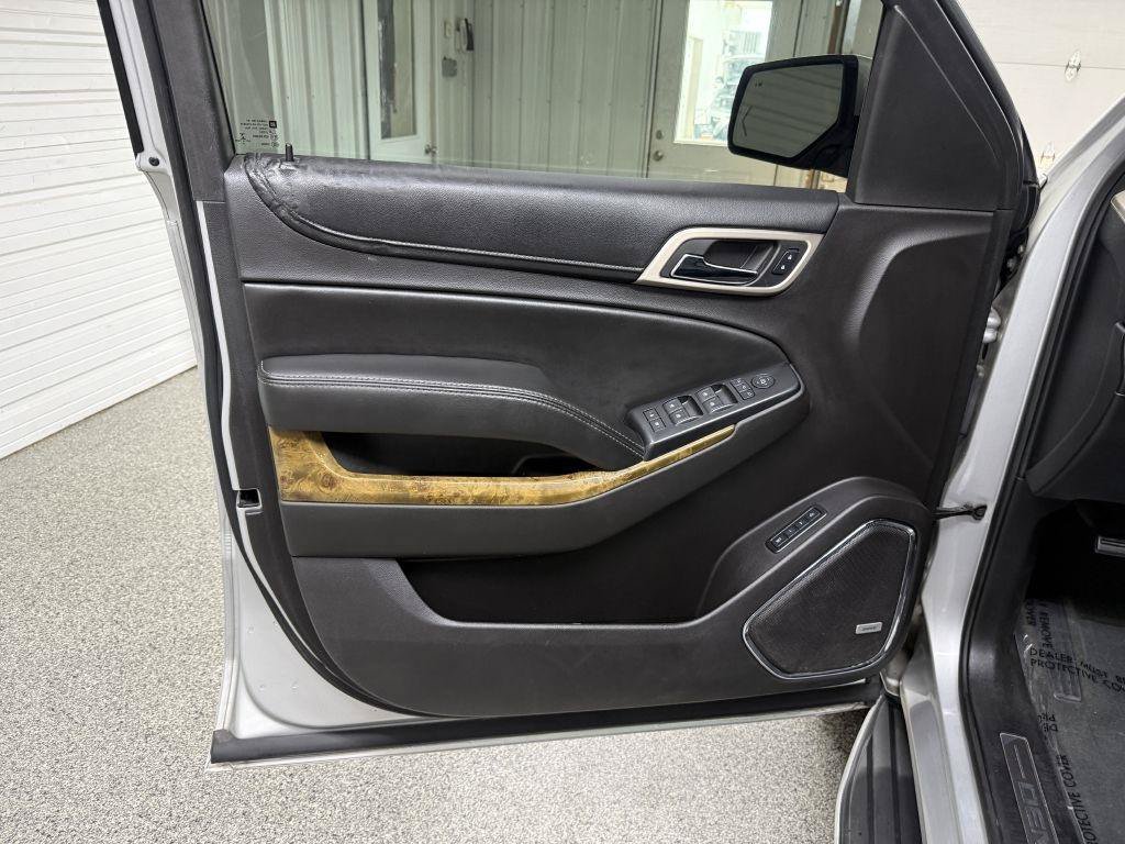 Used 2017 GMC Yukon Denali AWD/4WD image 25