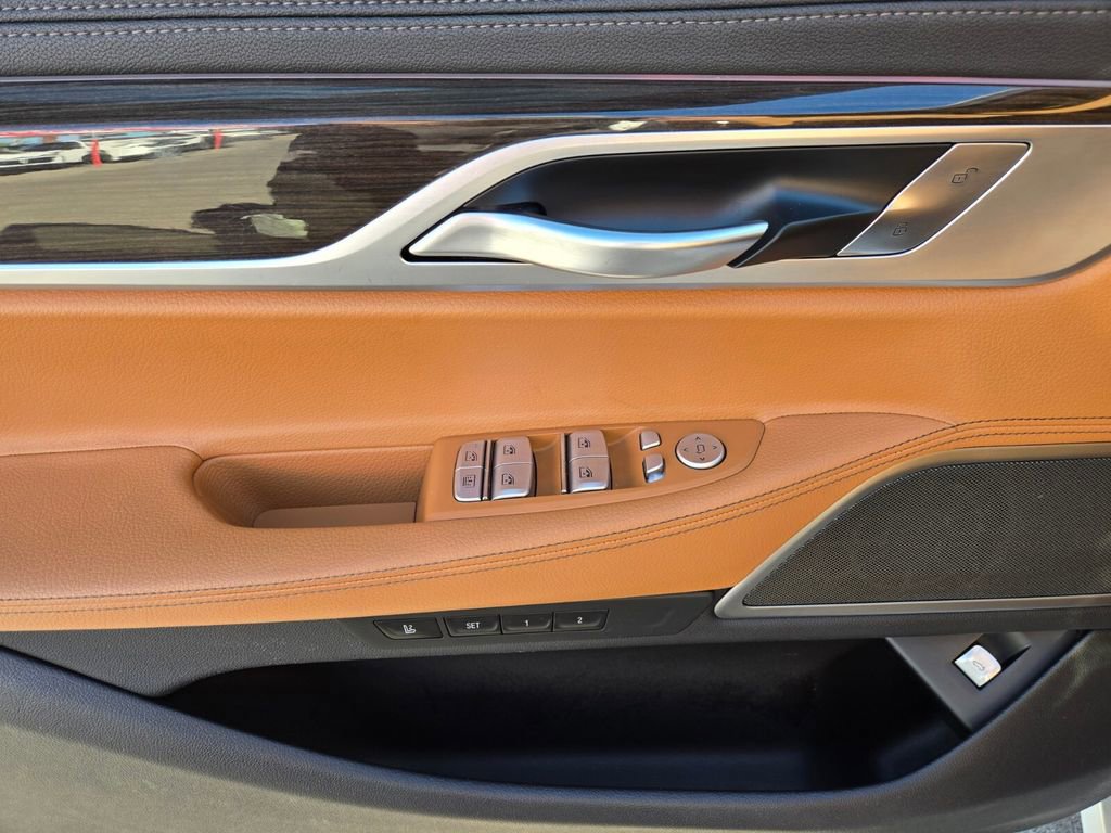 Used 2020 BMW 740i image 22