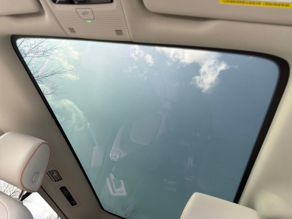 New 2025 Volkswagen ID. Buzz Pro S Plus image 22