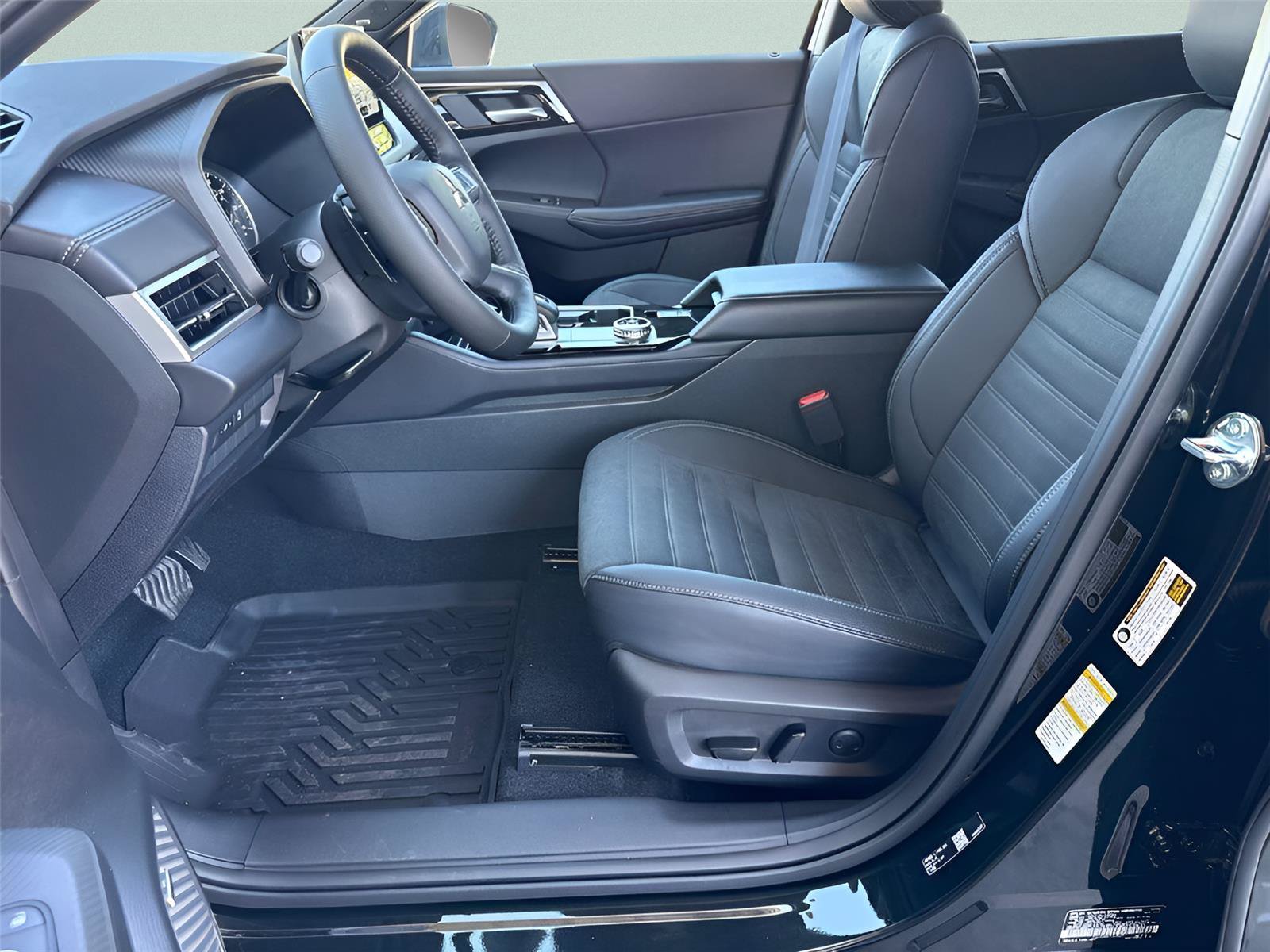 New 2026 Mitsubishi Outlander LE FWD image 26