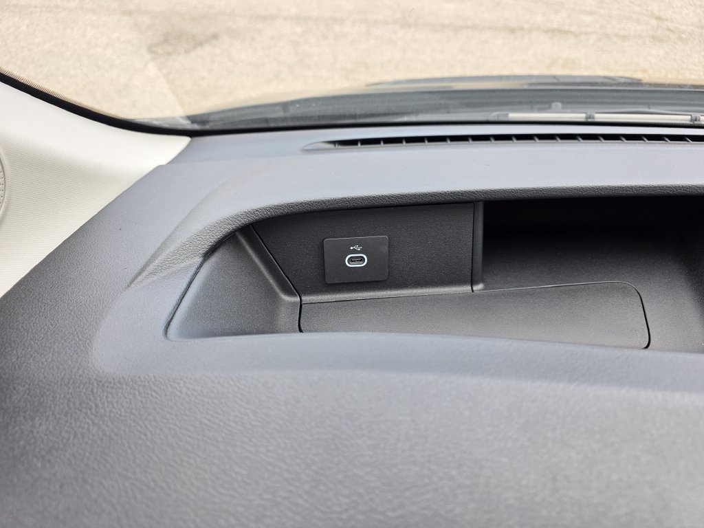 New 2026 Ford Transit 250 148 Medium Roof w/ Load Area Protection Package RWD image 37