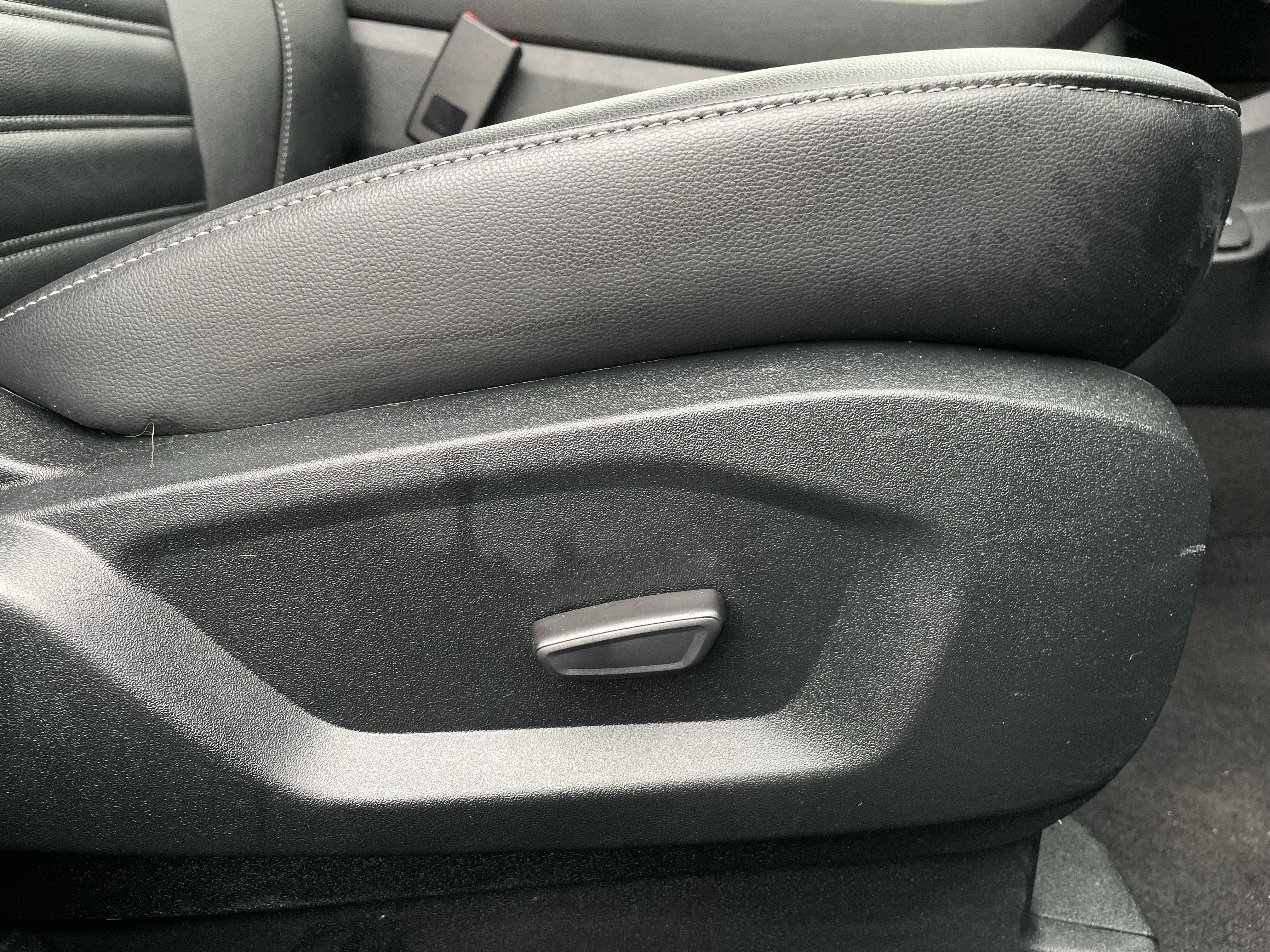 Used 2022 Ford Edge SEL w/ Class II Trailer Tow Package image 34