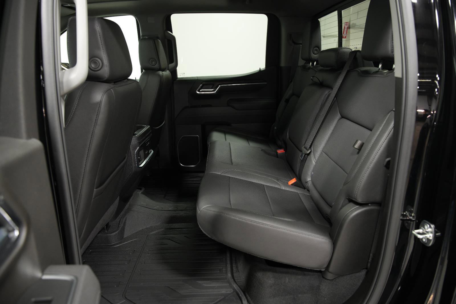 Used 2026 GMC Sierra 1500 SLT w/ SLT Premium Plus Package image 19