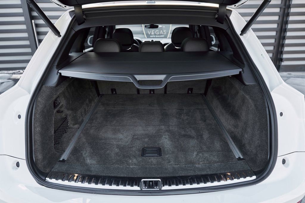 Used 2022 Bentley Bentayga image 16