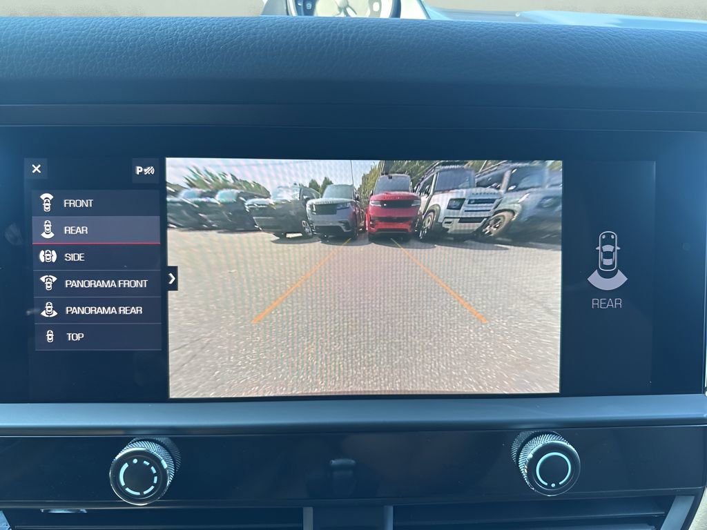 Used 2023 Porsche Macan Turbo image 23