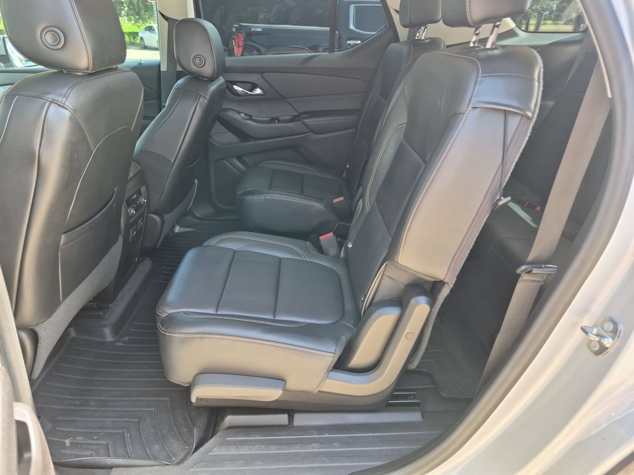 Used 2019 Chevrolet Traverse RS FWD image 21
