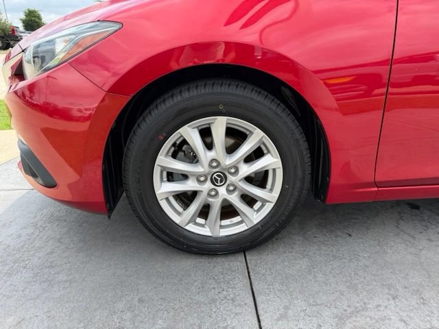 Used 2016 MAZDA MAZDA3 i Touring w/ Popular Equipment Package FWD image 4