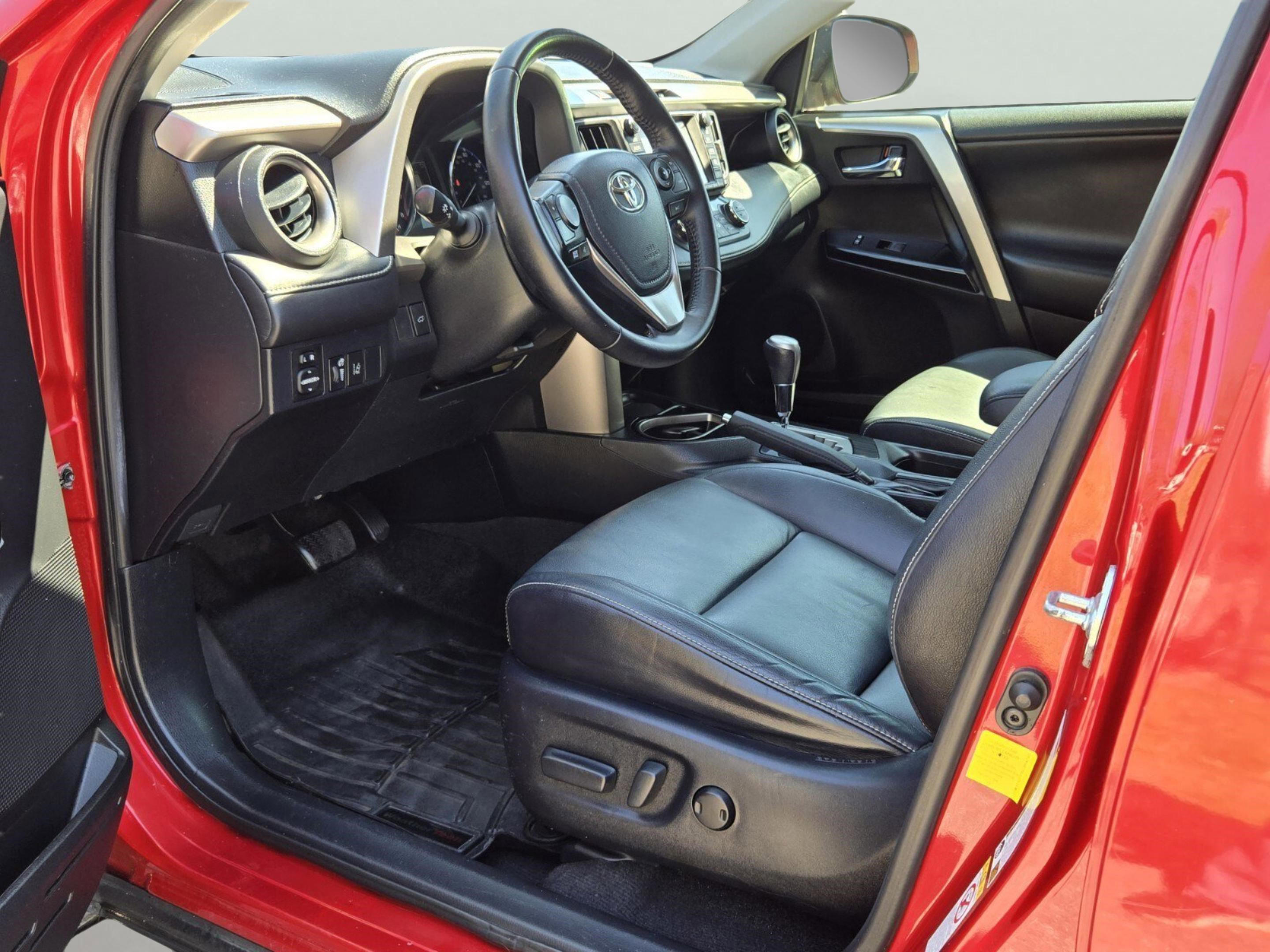 Used 2016 Toyota RAV4 Limited image 17