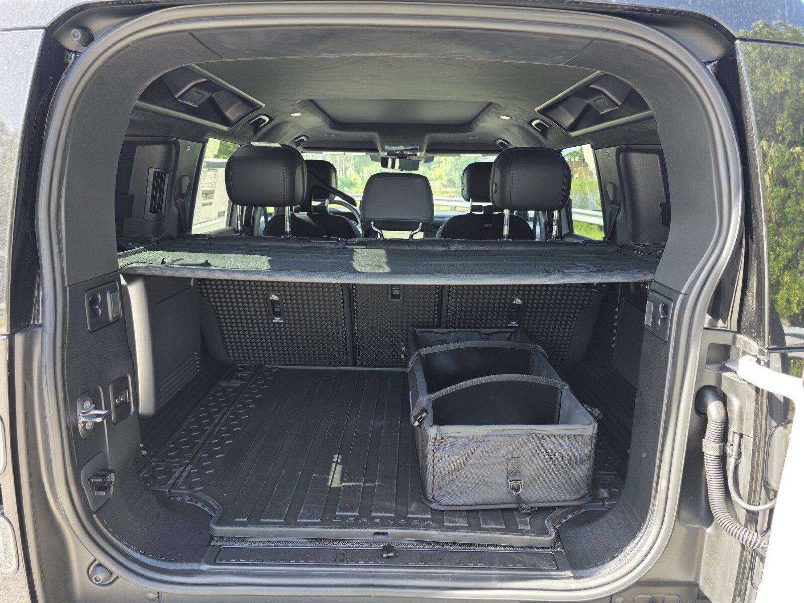 New 2026 Land Rover Defender 110 X AWD/4WD image 10