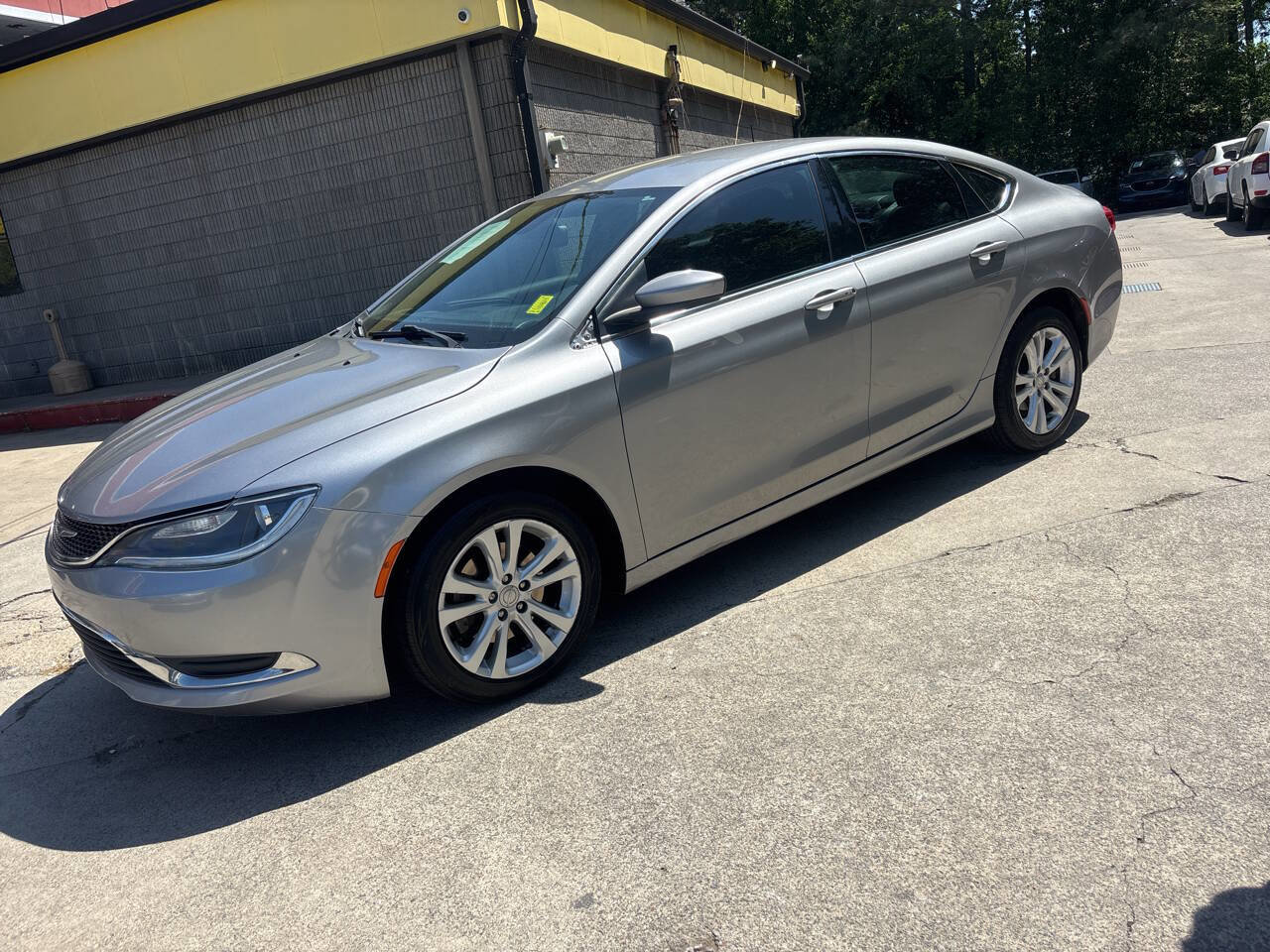 Used 2016 Chrysler 200 Limited image 2