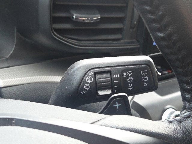 Used 2020 Ford Explorer XLT AWD/4WD image 40