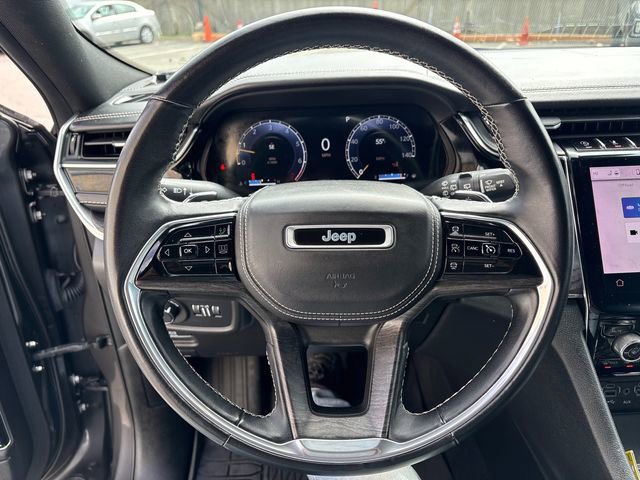 Used 2022 Jeep Grand Cherokee Overland w/ Luxury Tech Group IV AWD/4WD image 29