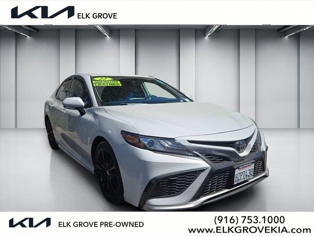 Used 2022 Toyota Camry XSE FWD image 1