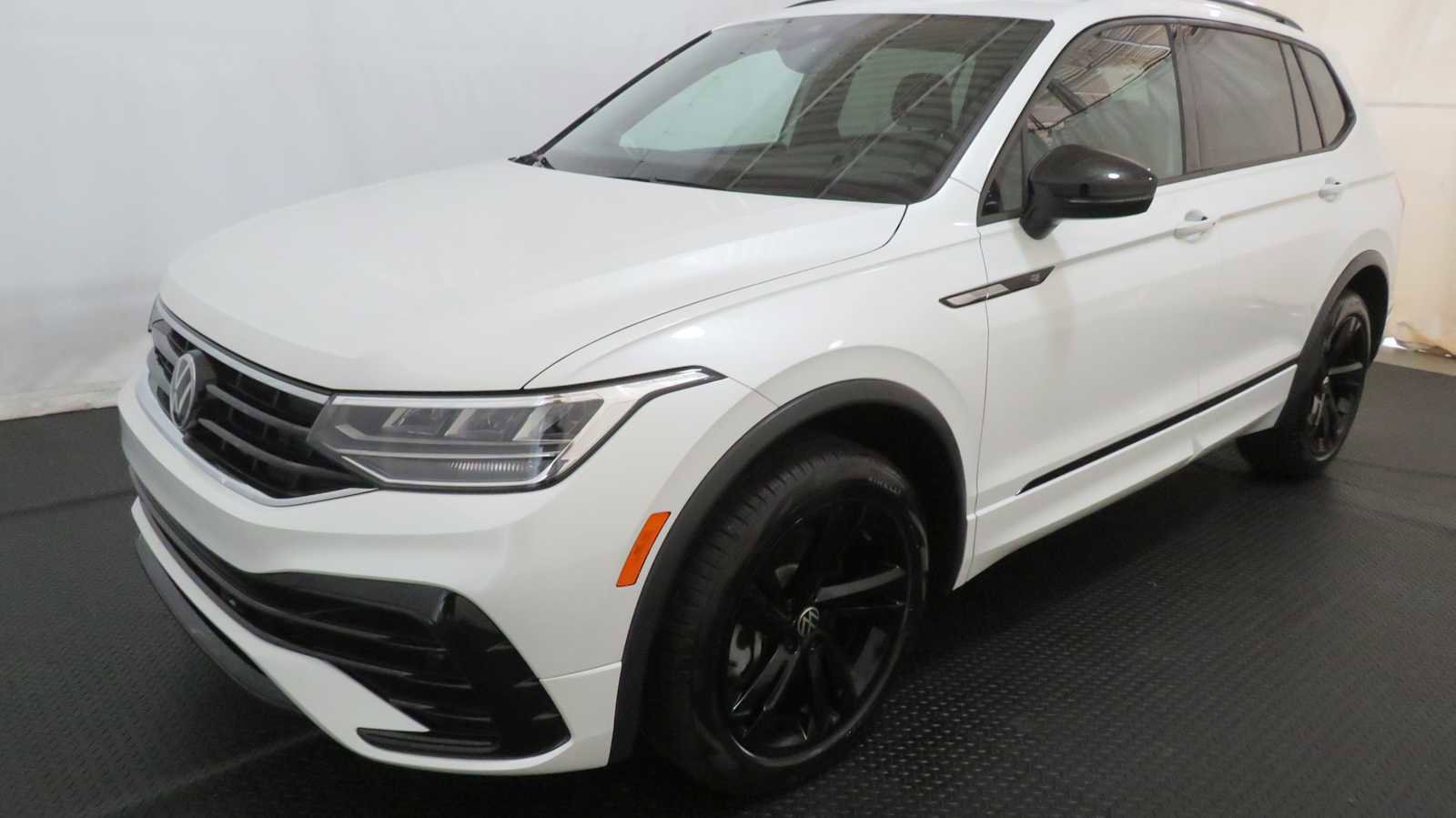 Certified 2024 Volkswagen Tiguan SE R-Line