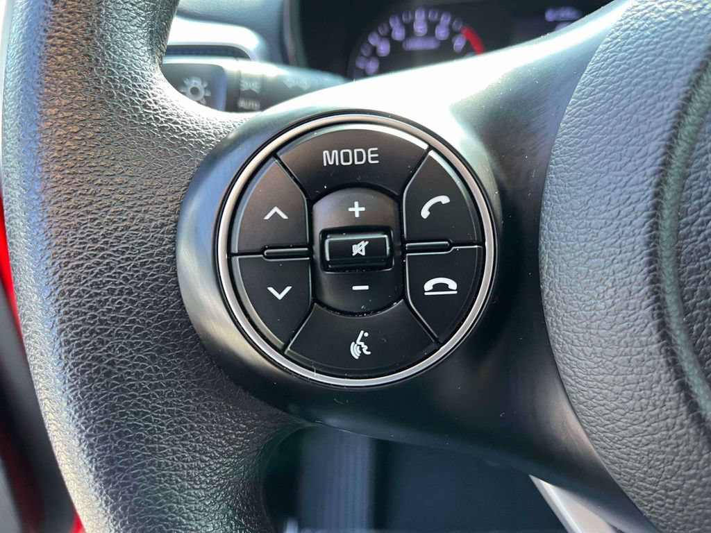 Used 2020 Kia Soul S FWD image 17